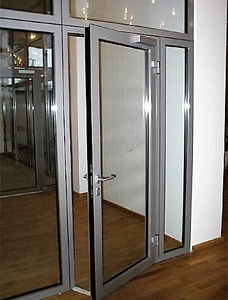 Двери распашные входные алюминиевые Altest Universal 450 Болгария
